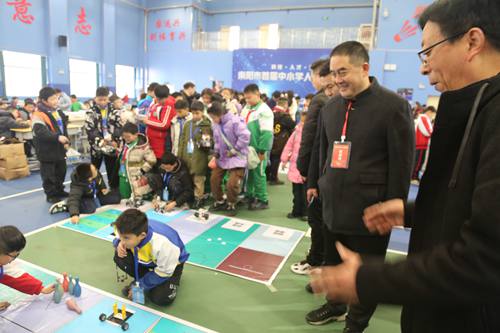 科技赋能 助力未来——南阳市首届中小学人工智能竞赛今日成功举办