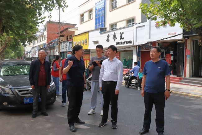 创文在行动 检查再深入：县领导带队督导创文重点工作.jpg