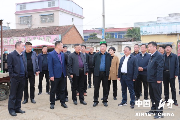 县政府县长李文鹏就创建省级文明城市工作现场办公1.jpg