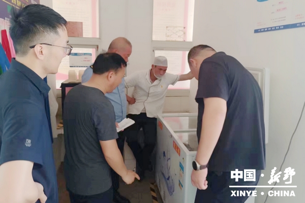 0沙堰镇：开展食品安全督查 筑牢“平安法治星”图片1.jpg