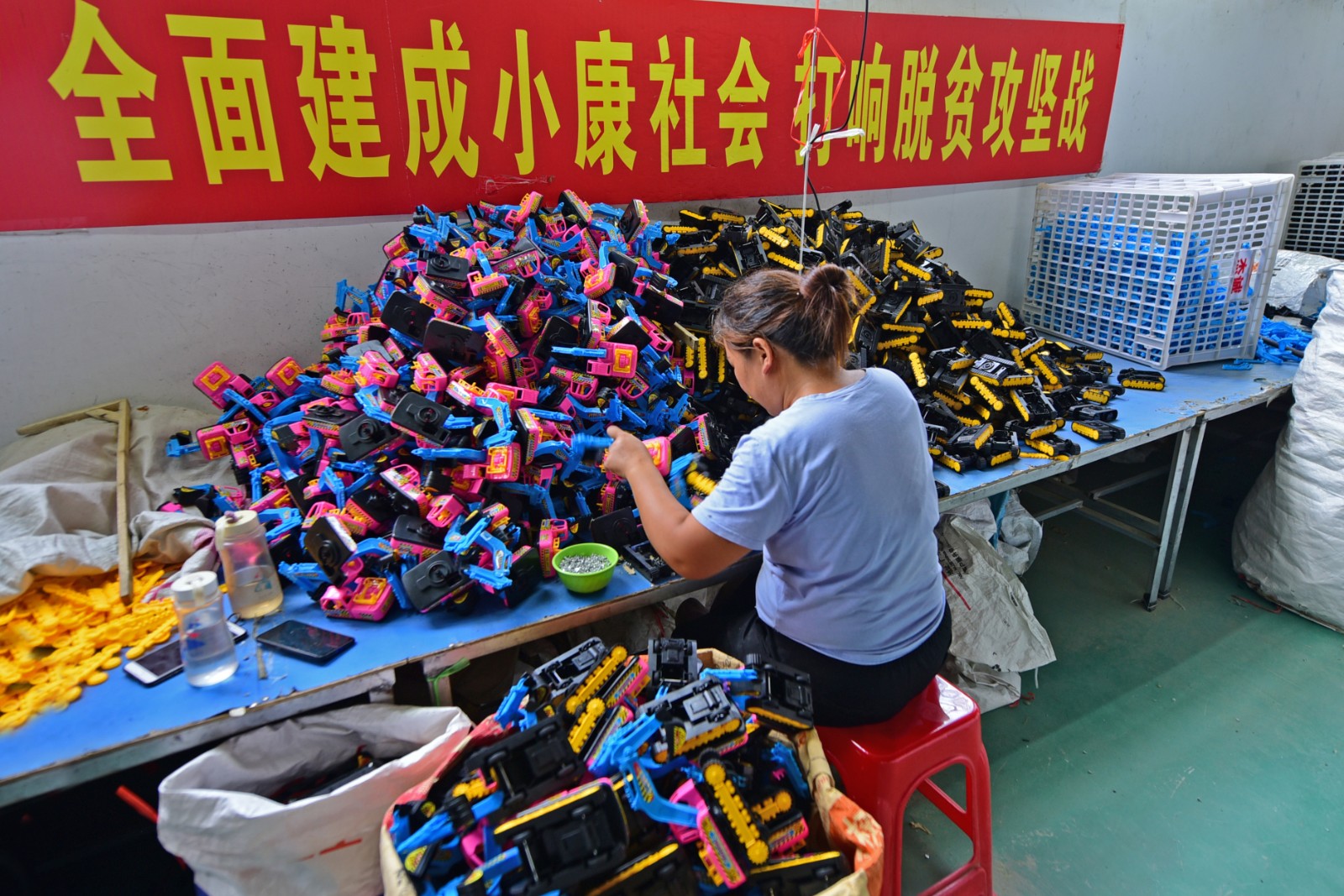 扶贫车间  张银武 摄.jpg