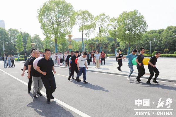 夹气球跑项目_副本.jpg