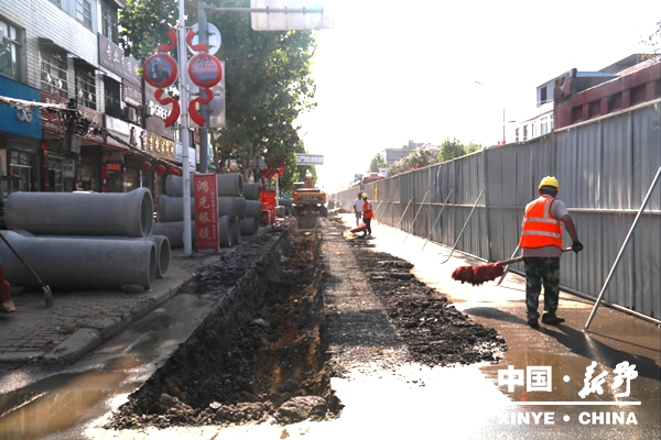 大桥路西段道路提升改造工程.jpg