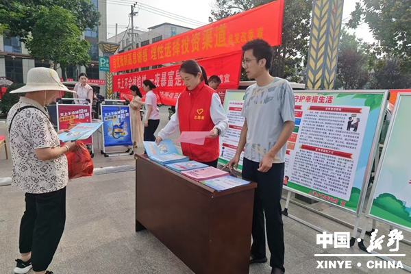 现场答复咨询_副本.jpg