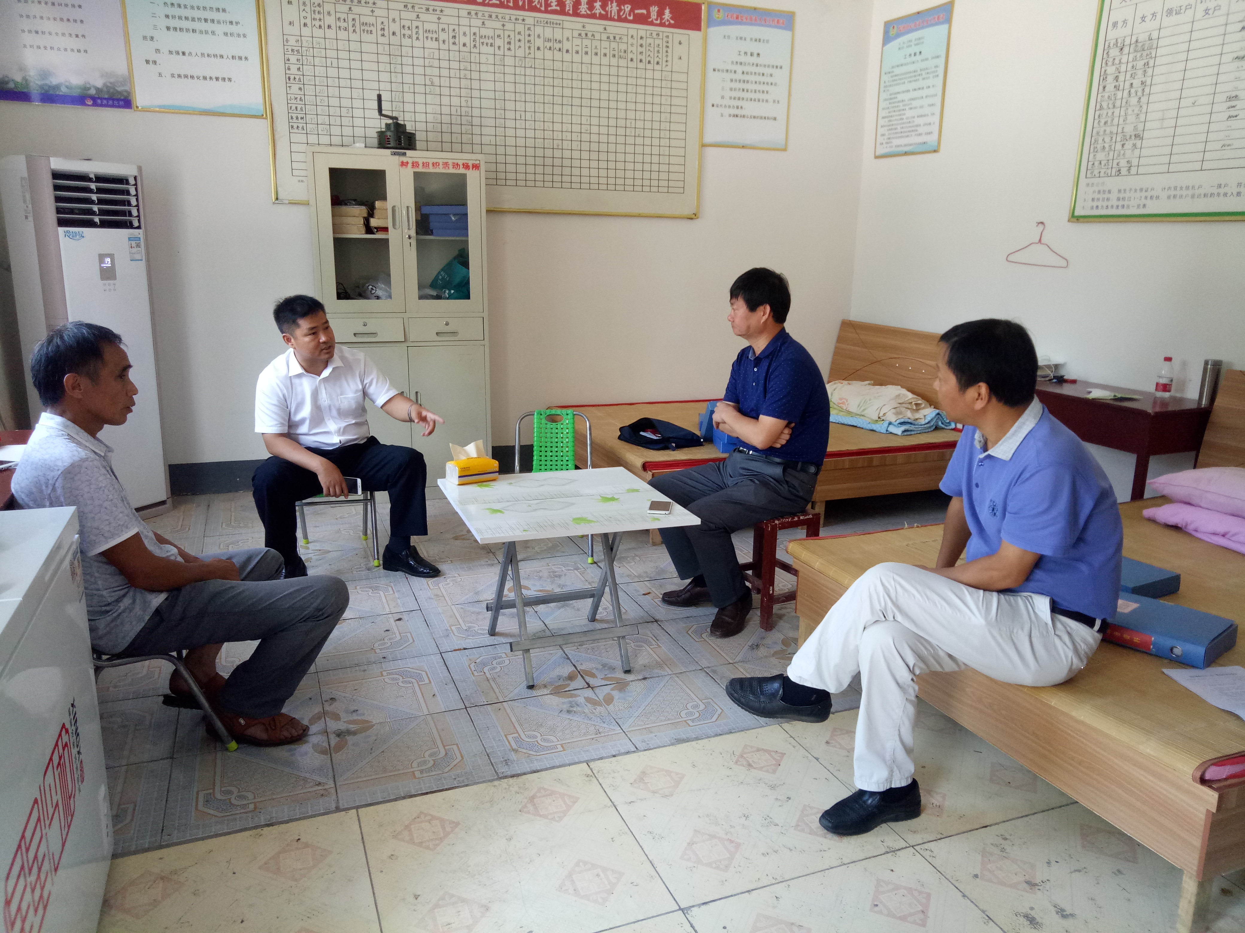 高部长到淮源镇董老庄村指导工作