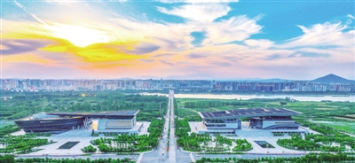 晚霞映城美如画