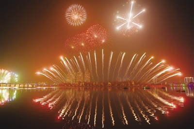 2023年南阳市元宵节焰火晚会举办