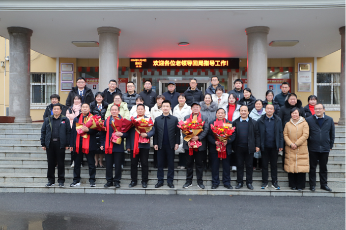 邓州市审计局举行干部荣誉退休仪式
