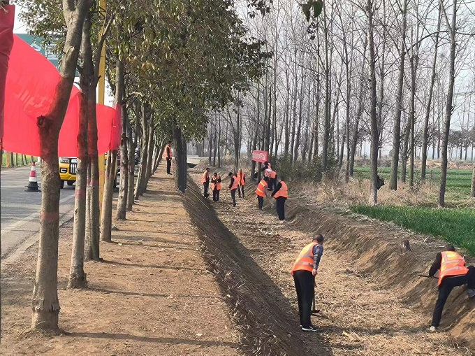 南阳市公路事业发展中心组织开展农村公路 春季养护大会战