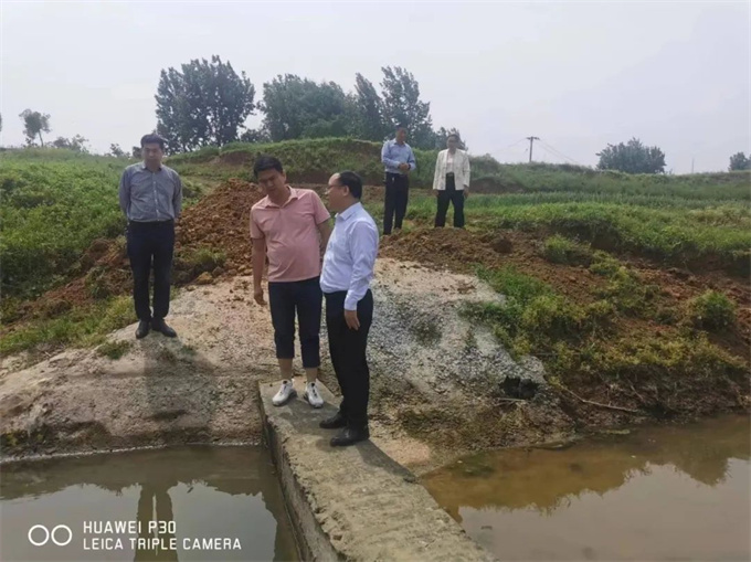 社旗分局局长杨锋德走访调研县域水环境质量情况