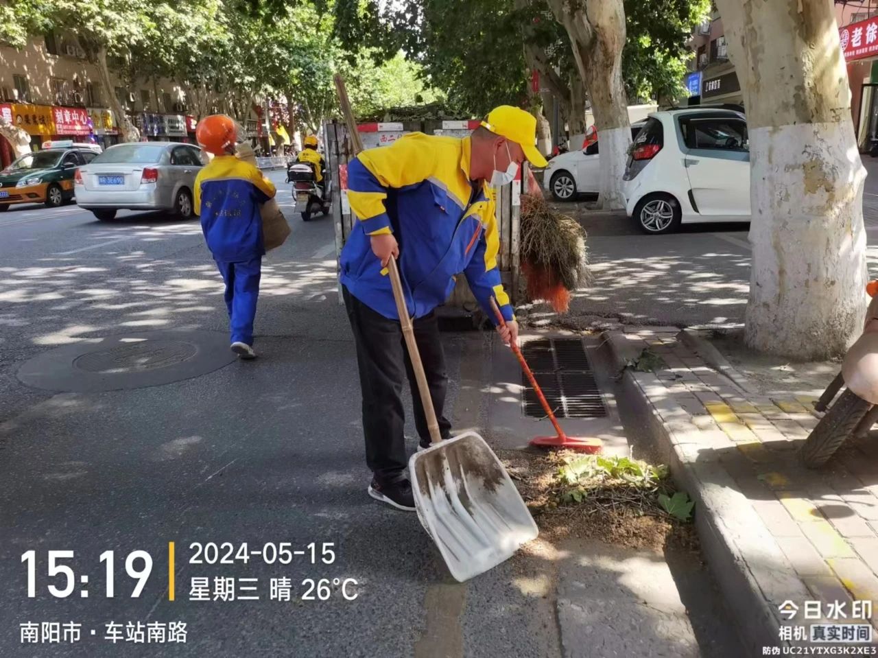 市市政环卫服务中心：积极应对大风恶劣天气