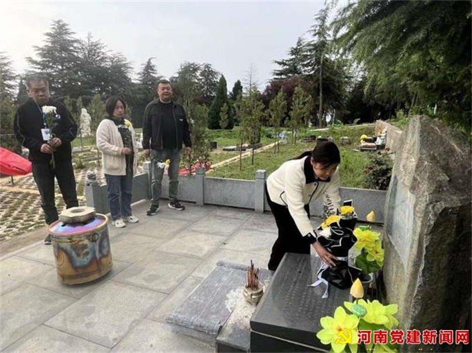 卧龙区民政局：清明祭英烈 共铸中华魂