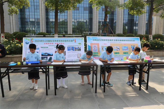 南阳市开展5·22“国际生物多样性日”主题宣传活动