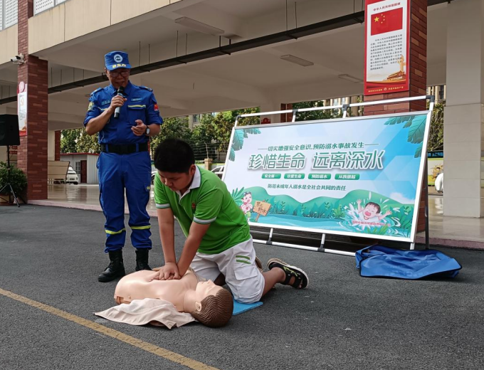 市城市河道治理中心：关爱未成年人 内河卫士“防溺”进校园