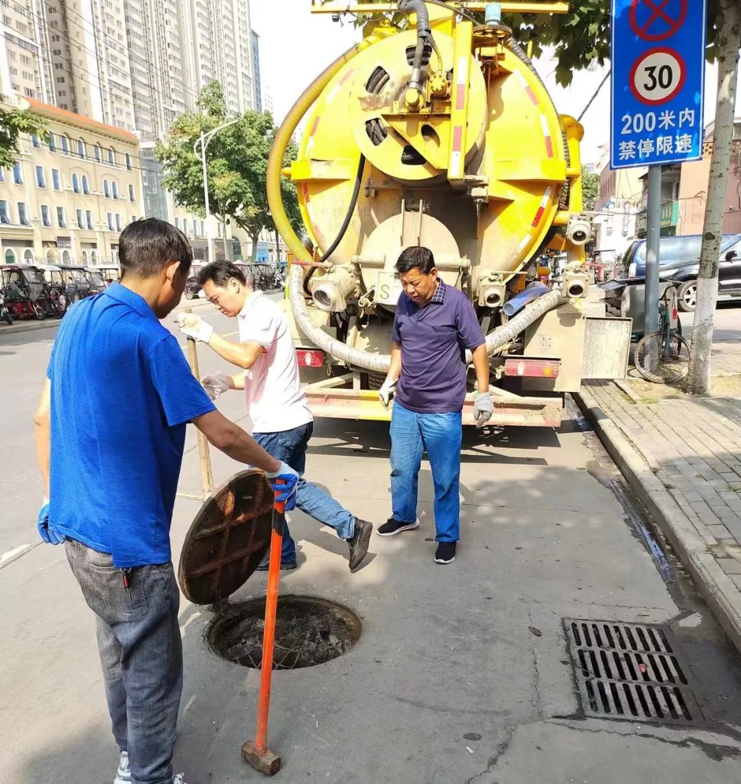 市市政环卫服务中心：加强市政设施排查维护 守护汛期市民“脚下”安全