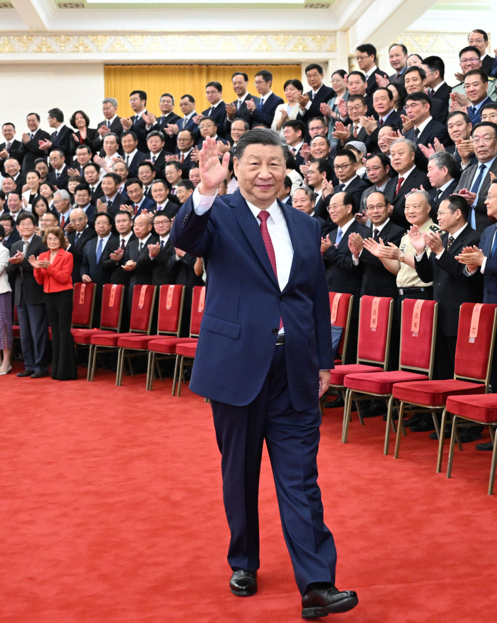  全国科技大会 国家科学技术奖励大会 两院院士大会在京召开 习近平为国家最高科学技术奖获得者等颁奖并发表重要讲话