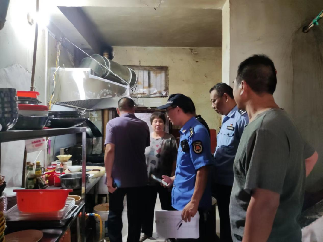 邓州城管：开展燃气安全排查整治