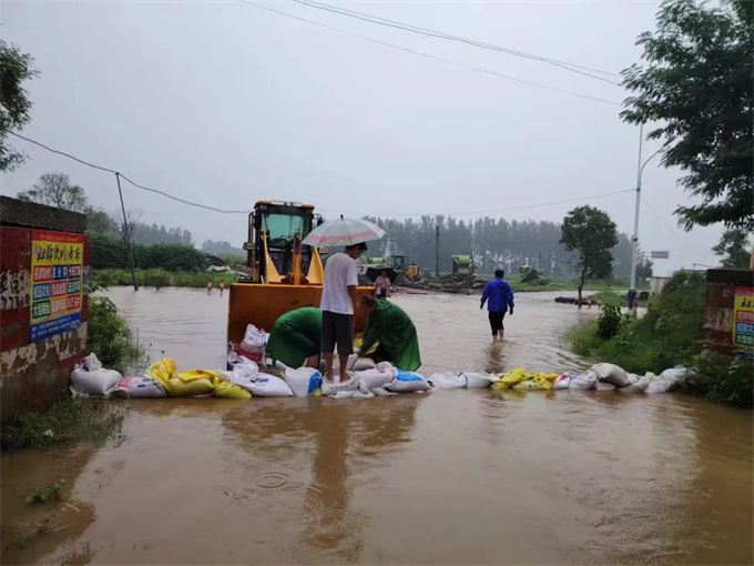 南阳！武警官兵奔赴一线！