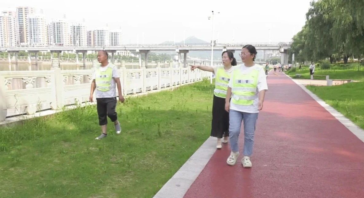 淅川城管：雨后排水清淤 筑牢安全屏障