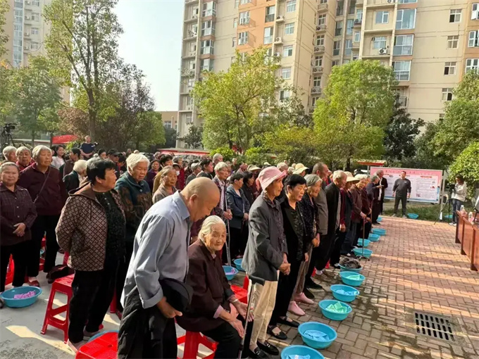南阳市示范区姜营街道李八庙社区举办第六届九九重阳节孝善活动