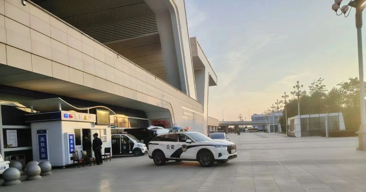 市市政环卫服务中心：持续开展“净美城市”专项整治百日行动