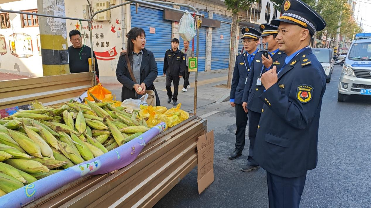专项执法丨南召城管：深入开展占道经营集中整治