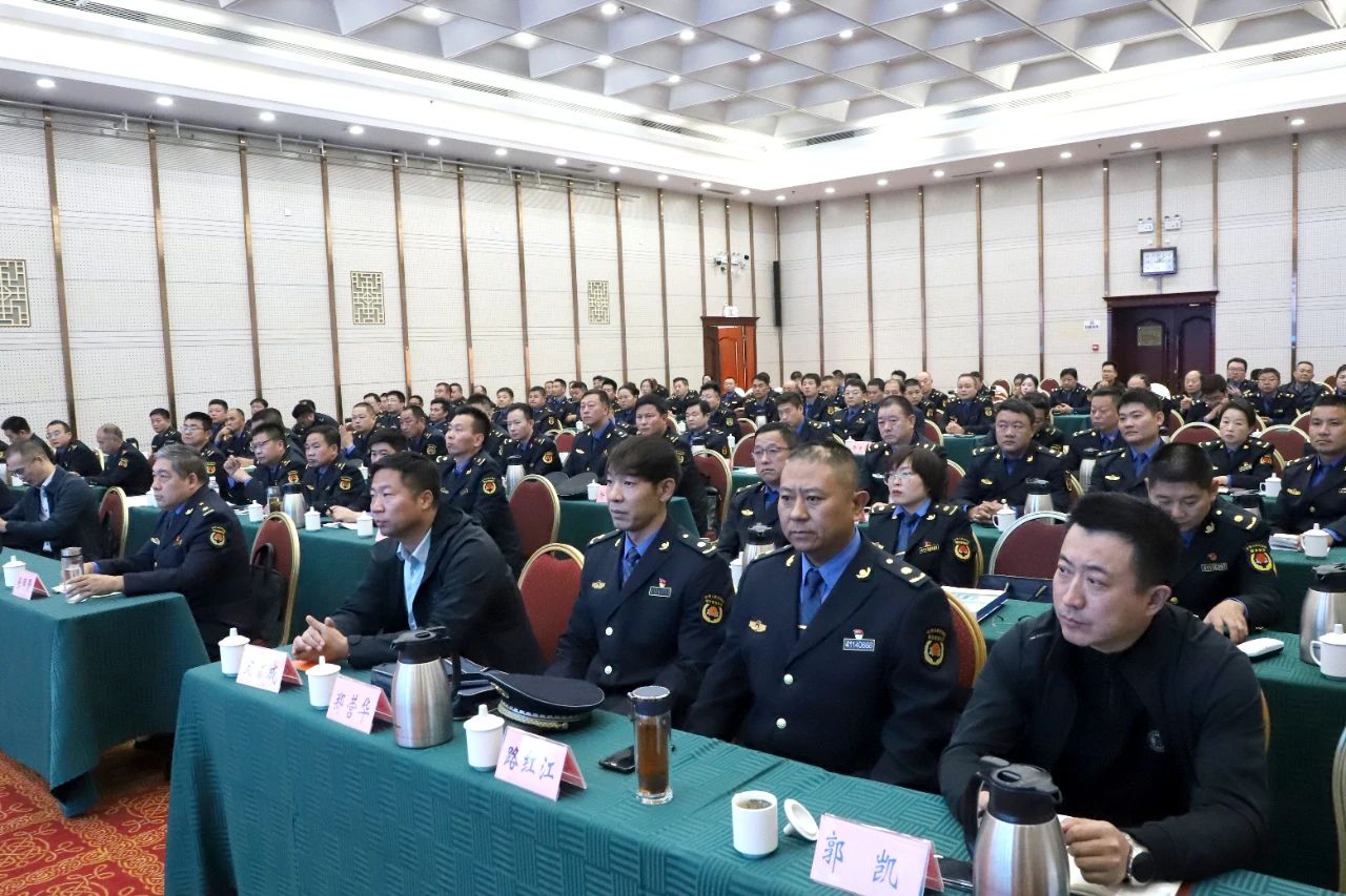 河南省城管执法系统事迹宣讲（南阳）报告会及“巡回培训”活动举行