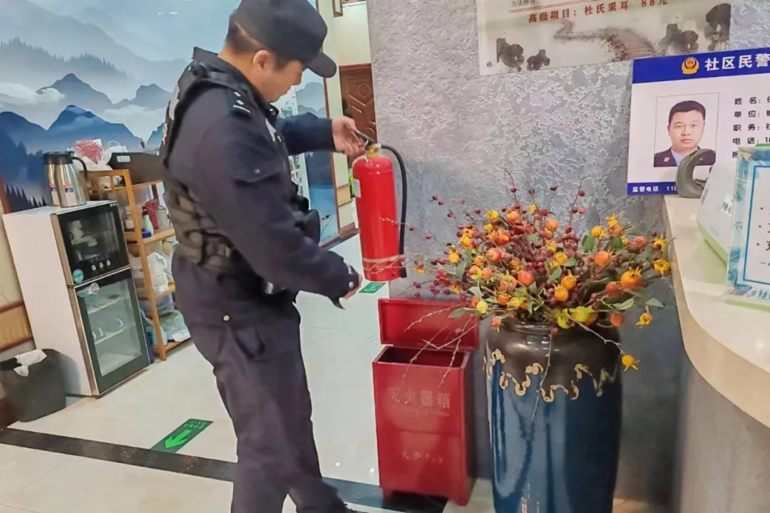 镇平公安：“警”色守护平安之秋