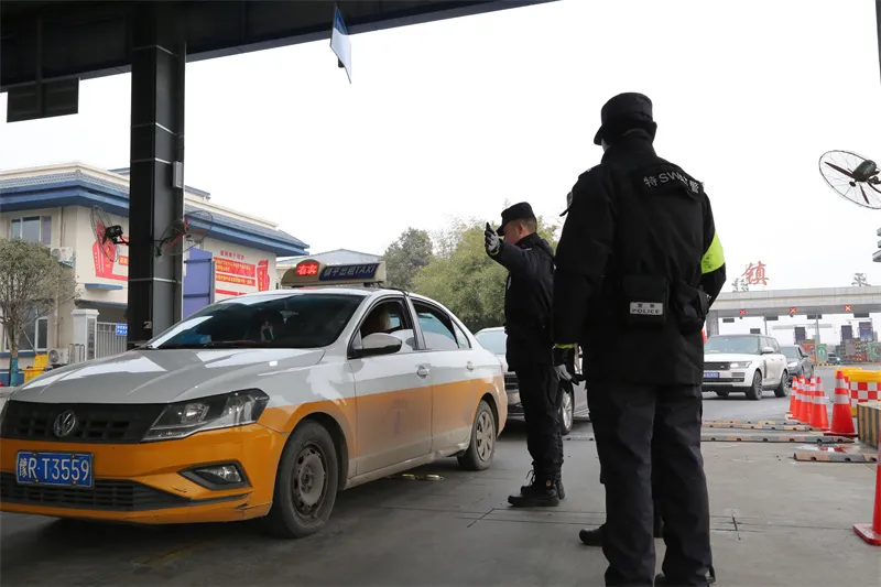 镇平公安：“警”色守护平安之秋