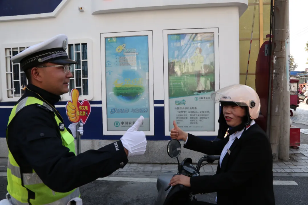 镇平公安：“警”色守护平安之秋