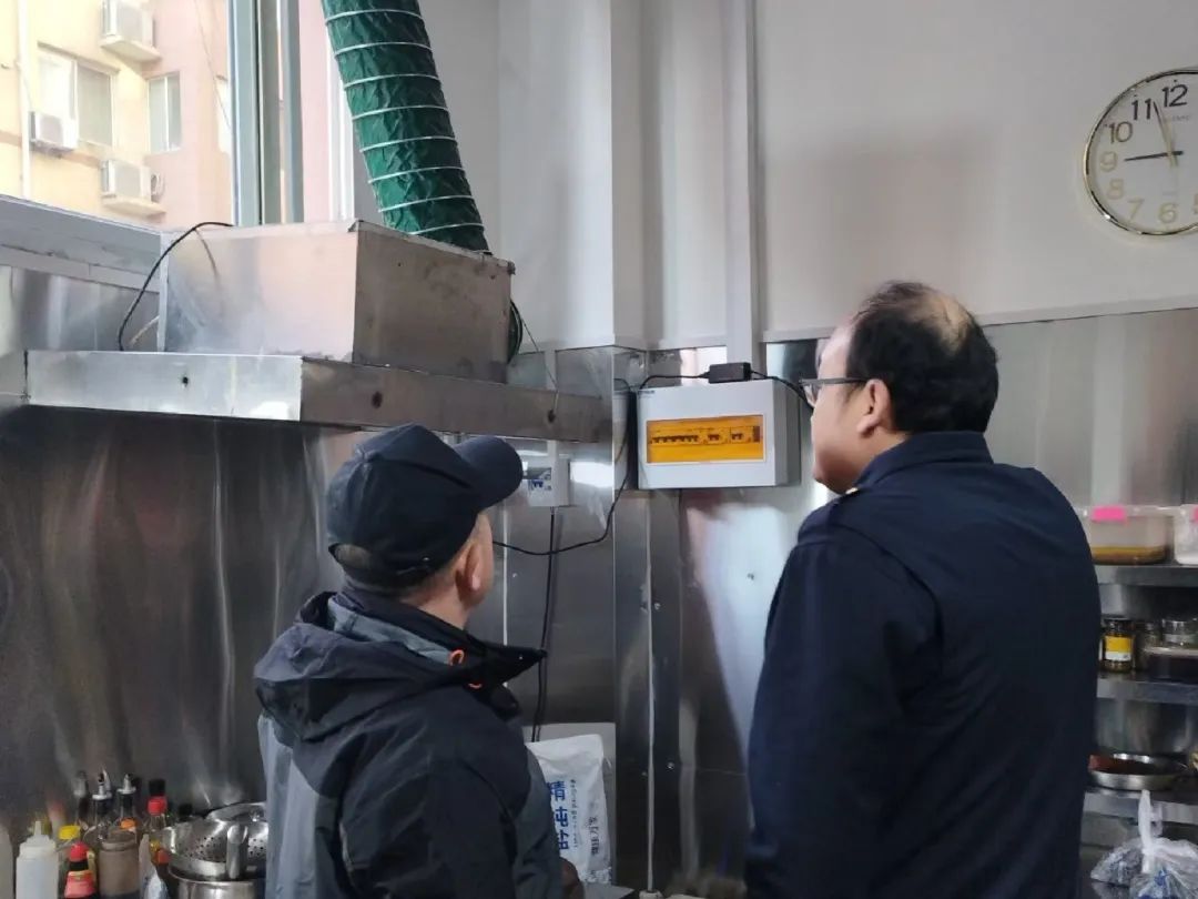 执法专栏丨西峡城管：依法治理餐饮油烟 提升群众幸福指数