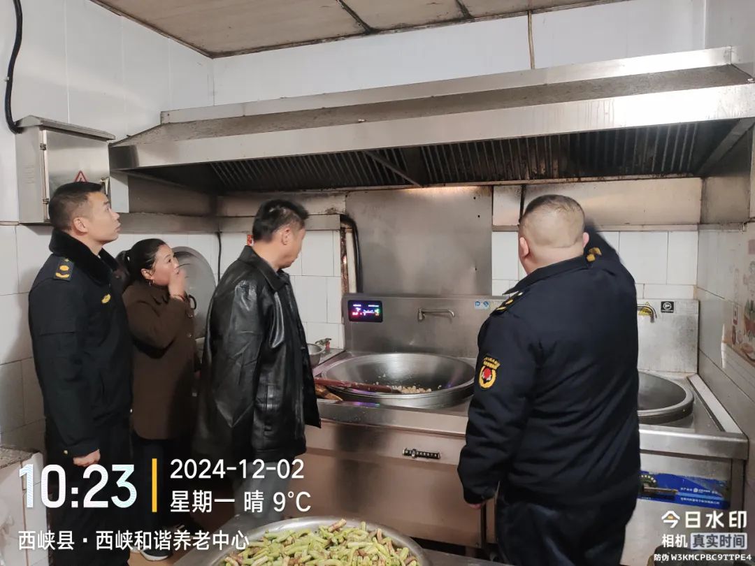 执法专栏丨西峡城管：依法治理餐饮油烟 提升群众幸福指数