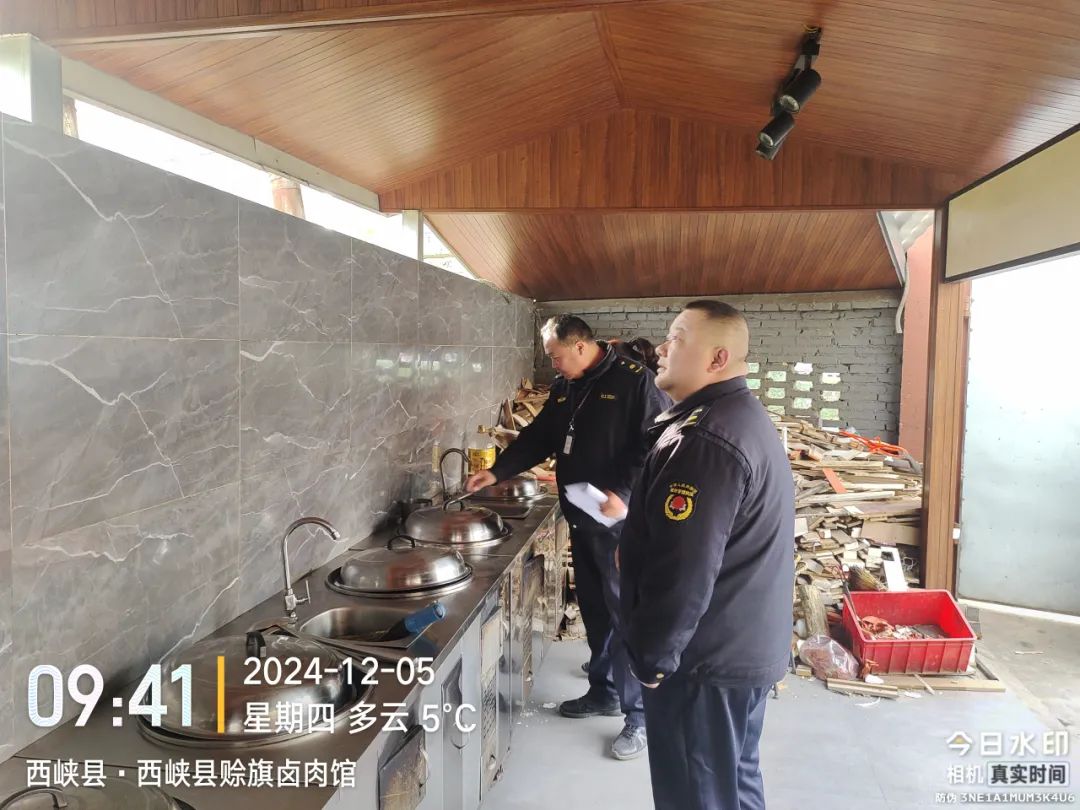 执法专栏丨西峡城管：依法治理餐饮油烟 提升群众幸福指数