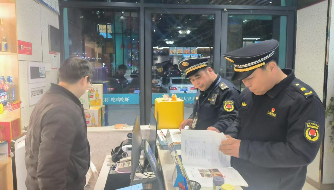 执法专栏丨方城城管：开展餐饮油烟治理专项行动