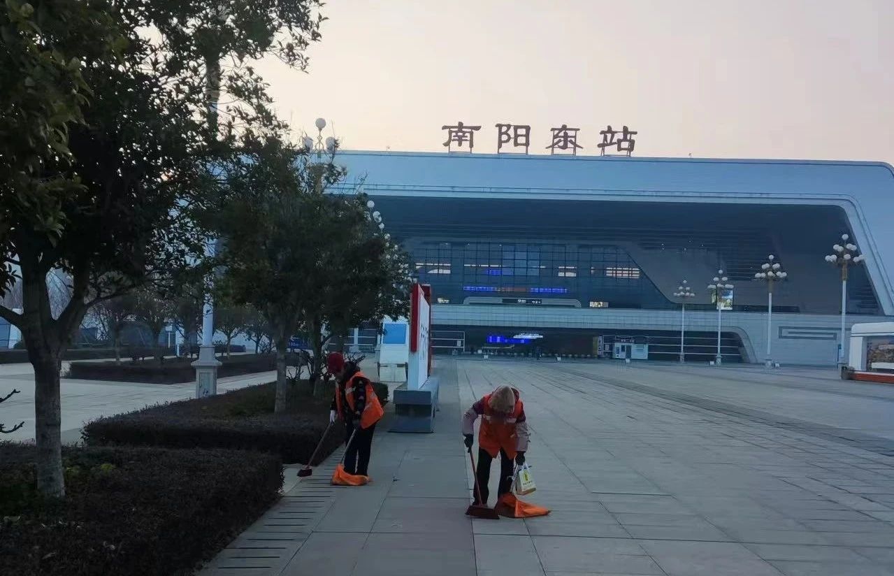 市市政环卫服务中心：持续开展“净美城市”专项整治百日行动