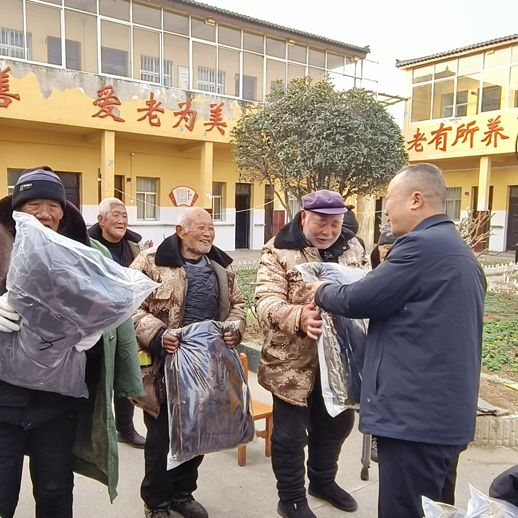 情暖相伴 与爱同行——桐柏县平氏镇开展孤寡老人爱心慰问活动