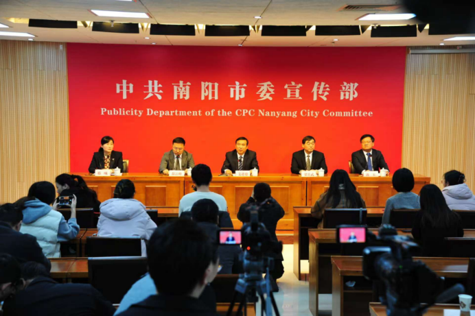 中共南阳市委宣传部召开“建强副中心 打造增长极 奔向新辉煌”系列主题镇平县专场新闻发布会