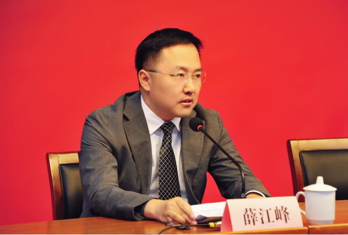 中共南阳市委宣传部召开“建强副中心 打造增长极 奔向新辉煌”系列主题镇平县专场新闻发布会