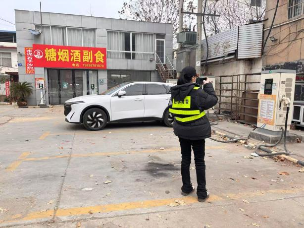 邓州城管：集中整治不松懈 扮靓城市迎新春