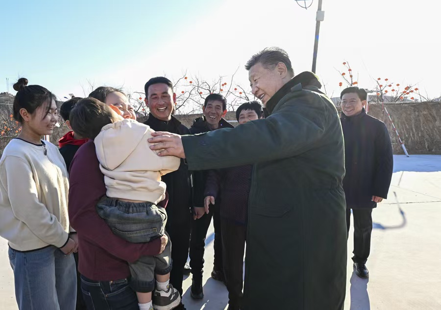 习近平春节前夕赴辽宁看望慰问基层干部群众