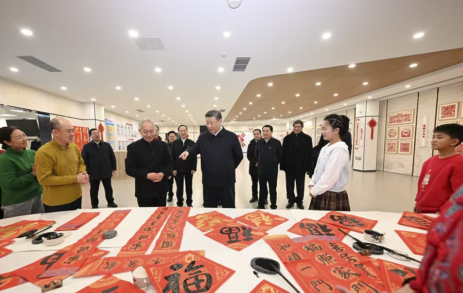 习近平春节前夕赴辽宁看望慰问基层干部群众