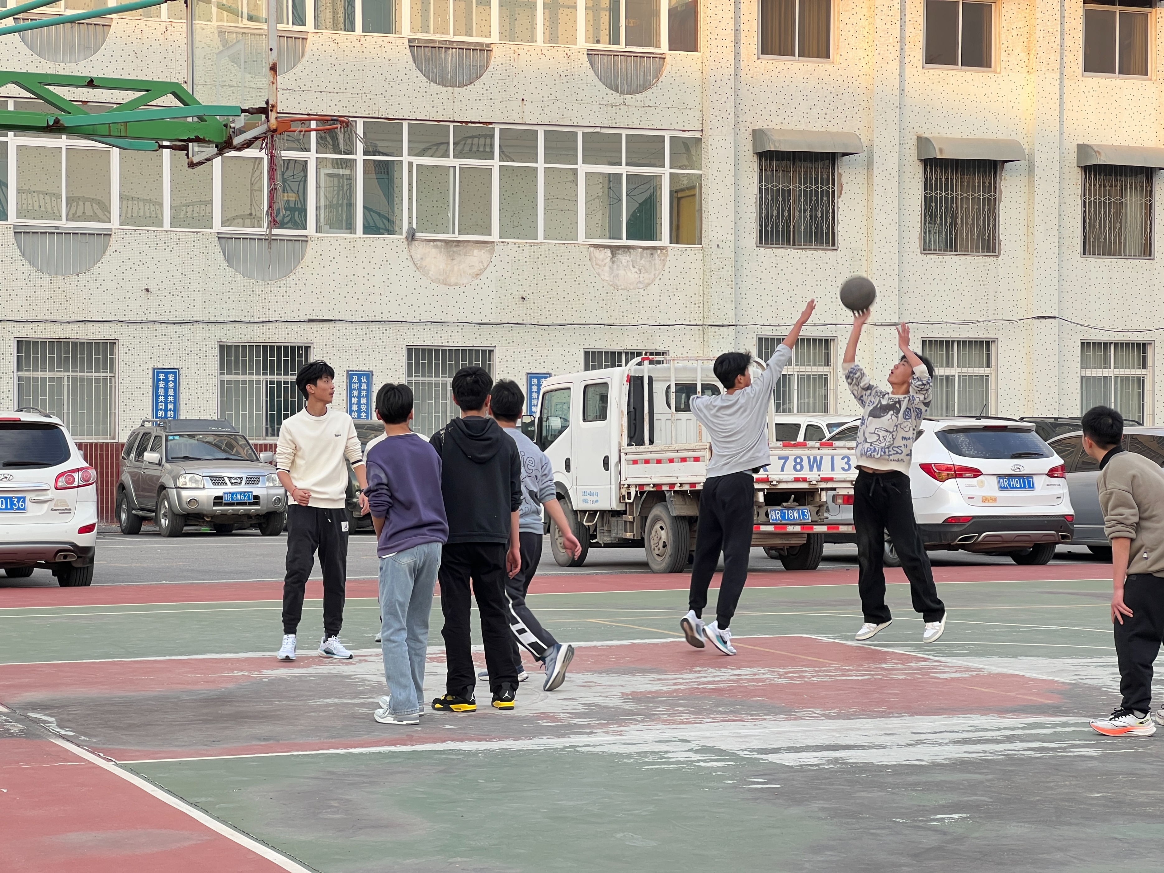 桐柏县埠江镇：新春佳节焕新彩 乡村大集年味浓