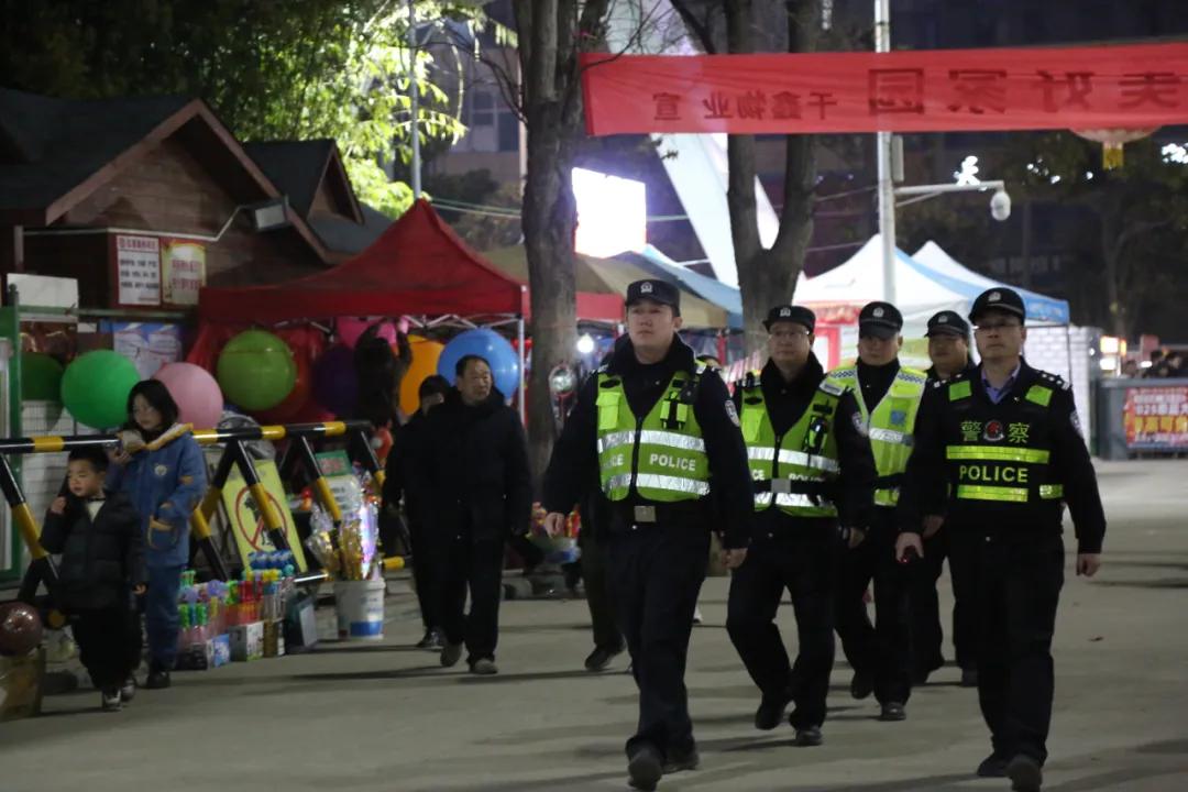 镇平公安：坚守岗位，守护元宵佳节平安
