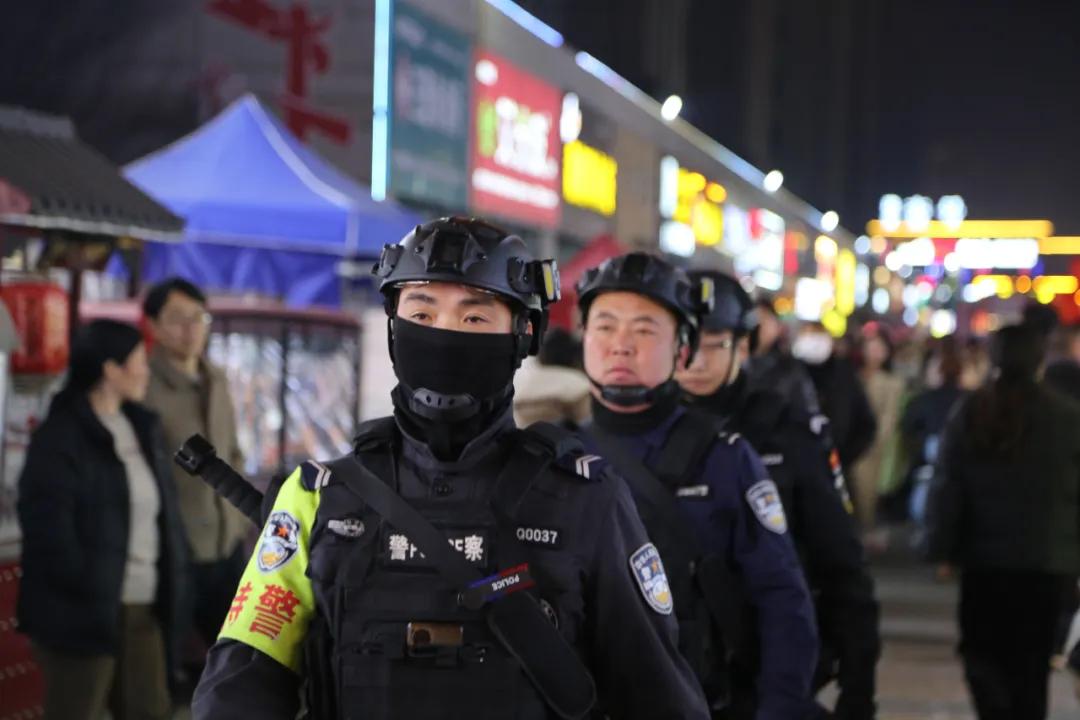 镇平公安：坚守岗位，守护元宵佳节平安