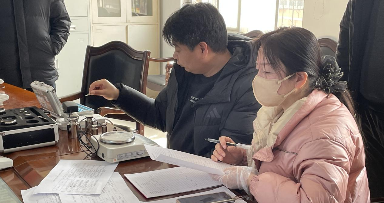 社旗县开展电子天平免费检定  护航黄金市场公平交易