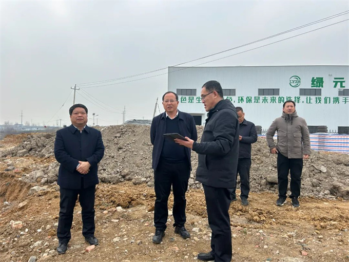 卧龙区委书记吕志刚在南阳市生态环保静脉产业园调研
