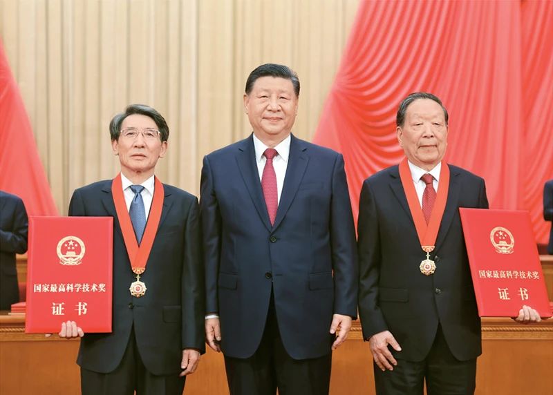 习近平:朝着建成科技强国的宏伟目标奋勇前进 习近平:朝着建成科技强国的宏伟目标奋勇前进