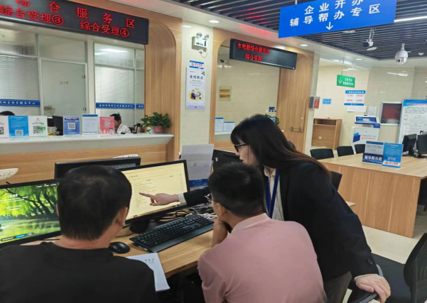 宛城分局突出企业主体地位,推行“免证办”政务服务新模式 宛城分局突出企业主体地位,推行“免证办”政务服务新模式