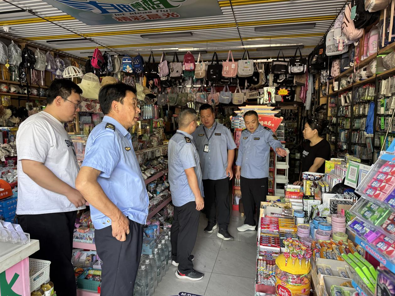 社旗县重拳整治校园周边违规售烟行为