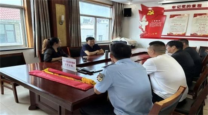 镇平分局执法为民暖人心 锦旗见证鱼水情